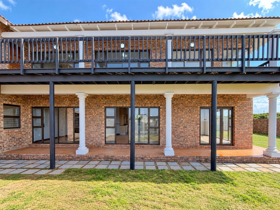 4 Bedroom Property for Sale in Bluewater Bay Eastern Cape
